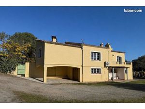 Villa T4 avec T2 indépendant et Studio - Terrain piscinable à Puget-sur-Argens