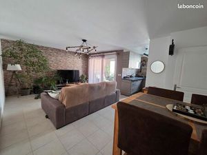 Appartement T3 65m2 avec terrasse état neuf