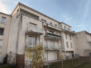 Studio de 29 m2 avec balcon et 2 places de parking sur Villeparisis dans une résidence séc