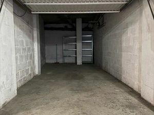 Loue garage box fermé