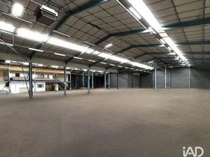 Local 2820 m² ÉTAMPES