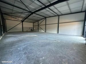 Local commercial 240 m²