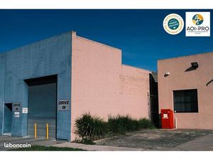 Local 40 m² ST JEAN D ILLAC