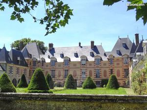 Chateau 50 pièces 2940 m²