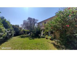 Maison 5 pièces . 132 m2 . Quartier centre-ville