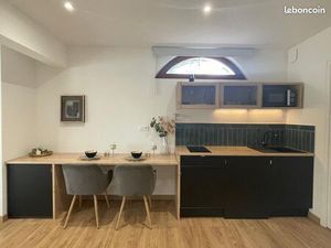 Studio avec baignoire balnéo et terrasse