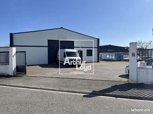 Local industriel 600 m²