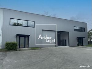 Local industriel 450 m²