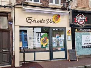 Maison de ville et commerce