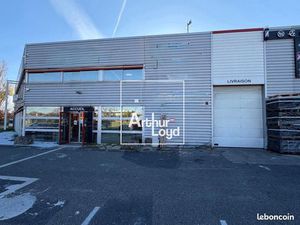 Local industriel 583 m²