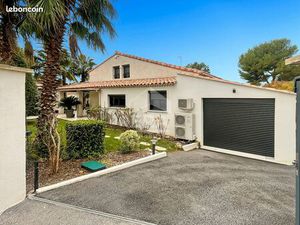 Villa 6 pièces 232 m²