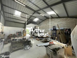 Local industriel 121 m²