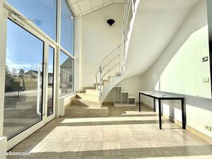 Local 380 m² Évreux