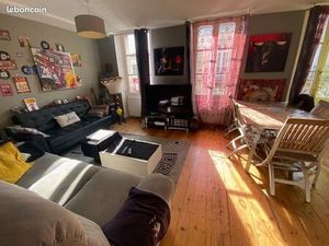 À LOUER – Grand appartement T3 lumineux au 1er étage