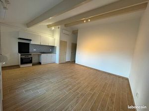 T2 climatisé + cuisine ouverte et balcon/terrasse