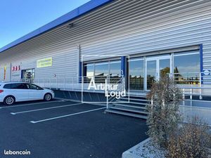 Local industriel 380 m²