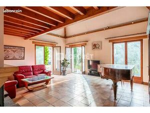 Propriété 7 pièces 230 m²