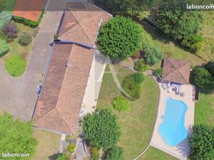 Ensemble de maisons pour gîtes ou chambres d hôtes