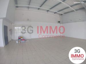 Local commercial 540 m²