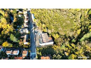 Local commercial 673 m² QUILLAN