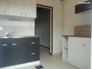 Maison de cité  cour  dépendance