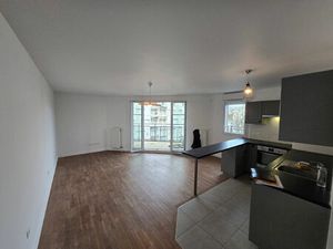 TROIS PIECES BALCON - 2 PARKINGS