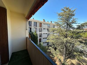 SALON DE PCE - APPARTEMENT T5 + BALCON + CAVE + STATIONNEMENTS - 88.50 m2
