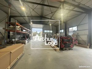 Local industriel 321 m²