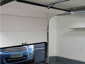 Loue 2 garages fermés sécurisés avec deux portes bayonne arrousset