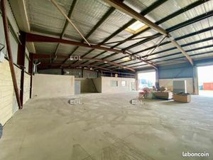 Local bureaux 760 m²