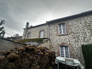 Maison de campagne avec confort et services à proximité Li