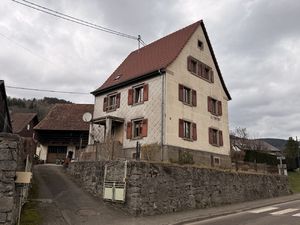 Maison de caractère des années 1920 avec jardin et dépendanc