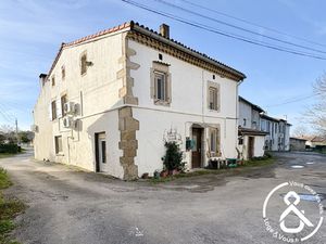 Maison de village avec garage  à rénover