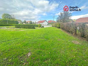 Terrain constructible 682 m²