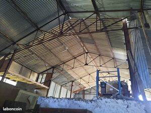 Chai  dépendance  hangar + maison