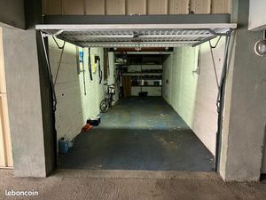 Garage double fermé 25m2 Croix-Luizet