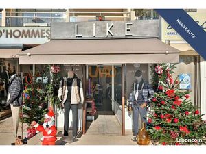 Local prêt-à-porter 60 m²