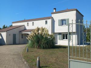 Grande et belle Maison avec dépendance ?