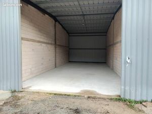 Location hangar / entrepôt 62m²