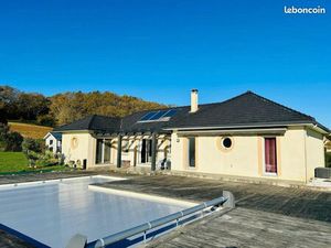 Maison récente 4 chambres et bureau avec piscine