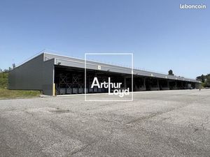 Local industriel 4 280 m²