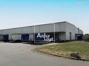 Local industriel 2 761 m²