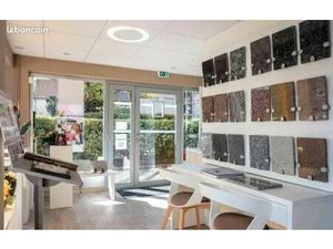 Local commercial 110m2 duplex Avignon 5mn des remparts et de la rocade Sud