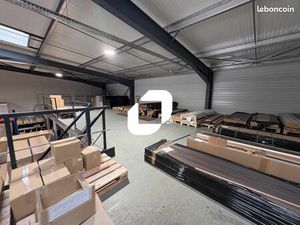 Local d'activité 1 689 m²