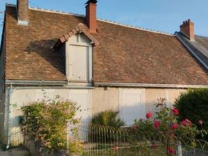 Jolie Maison ancienne avec son petit jardin centre village