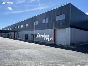 Local industriel 928 m²
