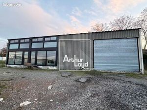 Local industriel 373 m²