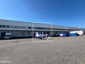 Local industriel 3 330 m²
