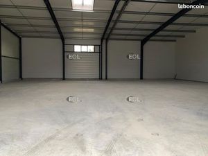 Local d'activité 2 550 m²