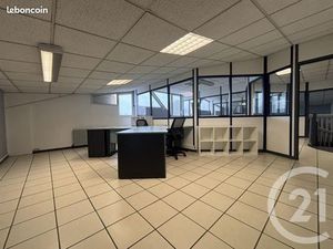 Local bureaux 85 m²